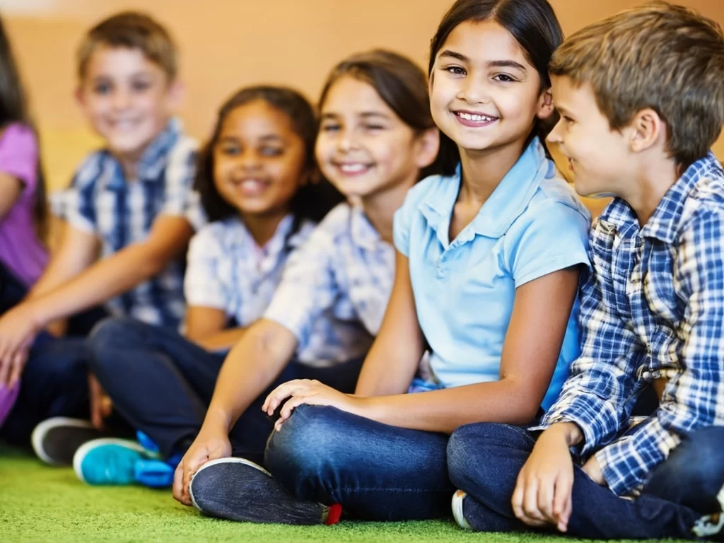 Children in music class get ready to sing Tideo Children in music class get ready to sing Tideo